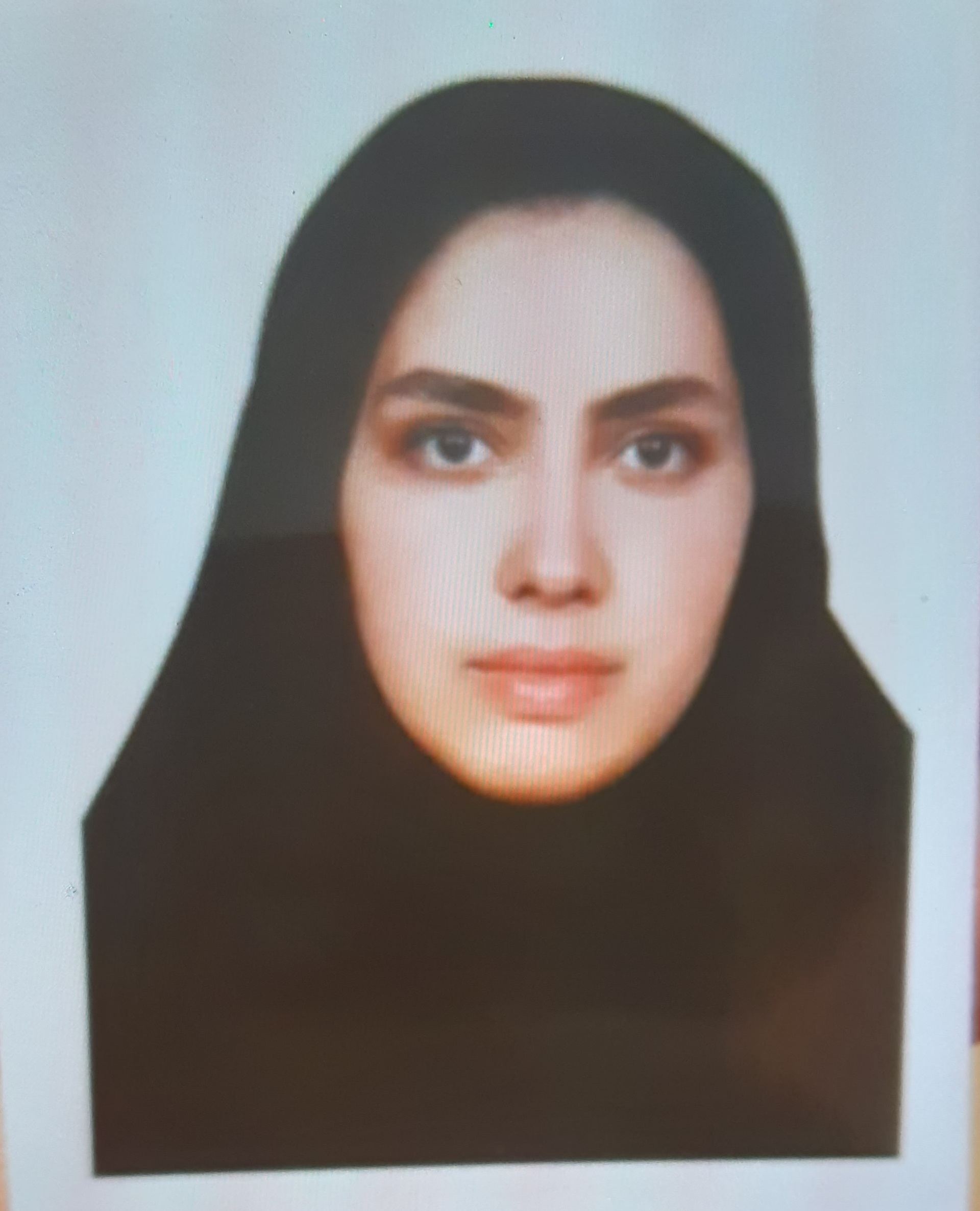 سیده نیوشا هاشمی